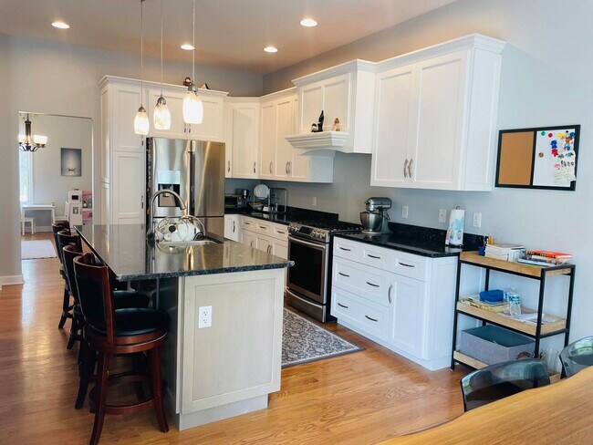 Foto del edificio - 1055 Oakwood Dr