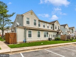 Building Photo - 5803 Oleander Pl