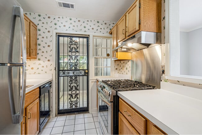 Building Photo - 2756 Garden Ln