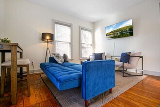 Building Photo - 1848 E 89th St