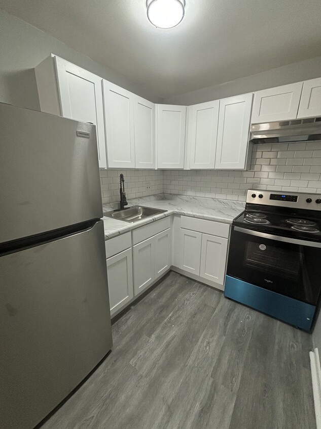 Cocina actualizada en 1 dormitorio - Prescott Arms Apartments