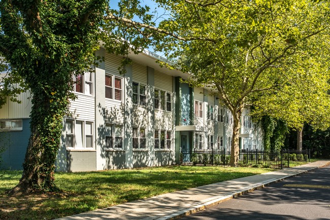 Building Photo - Ivy Square