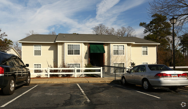 Building Photo - Churchwood Apartments