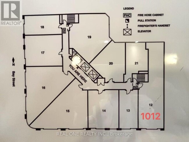 Photo du bâtiment - 711-1711 Bay St.