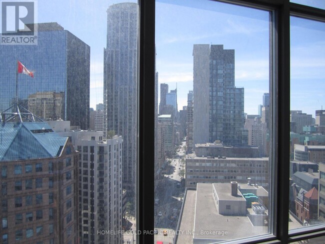 Photo du bâtiment - 832-1832 Bay St.