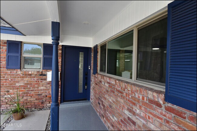 Foto del edificio - 3217 Wedgewood Dr