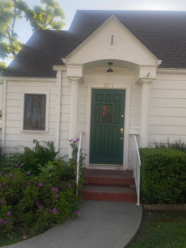 Building Photo - 5571 Palm Ave