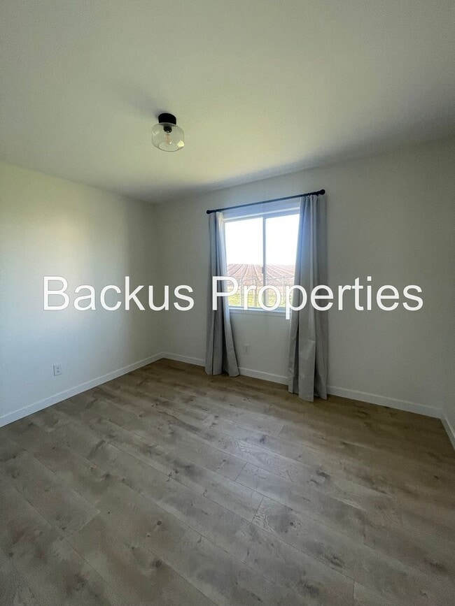 Building Photo - 333 Espinosa Rd