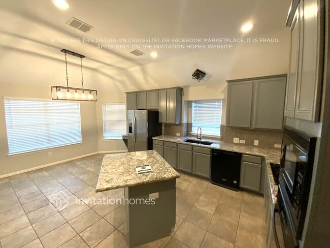 Building Photo - 2218 Summer Brook Dr