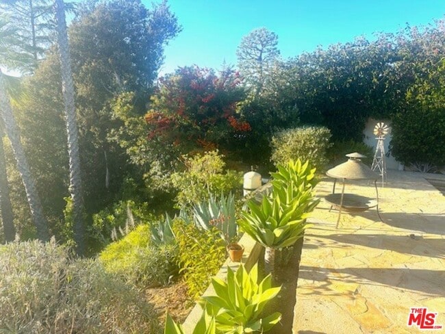 Building Photo - 1939 Westridge Terrace