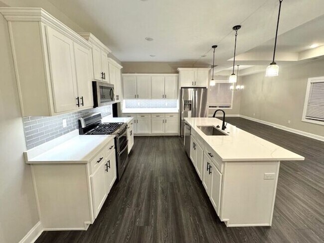 Foto del edificio - Now Leasing a Brand New 4-Bedroom 2.5 Bath Home with 2 offices! located off of Houston Levee and ...