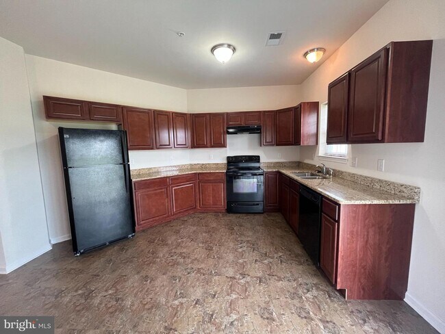 Building Photo - 103 Goods Wy