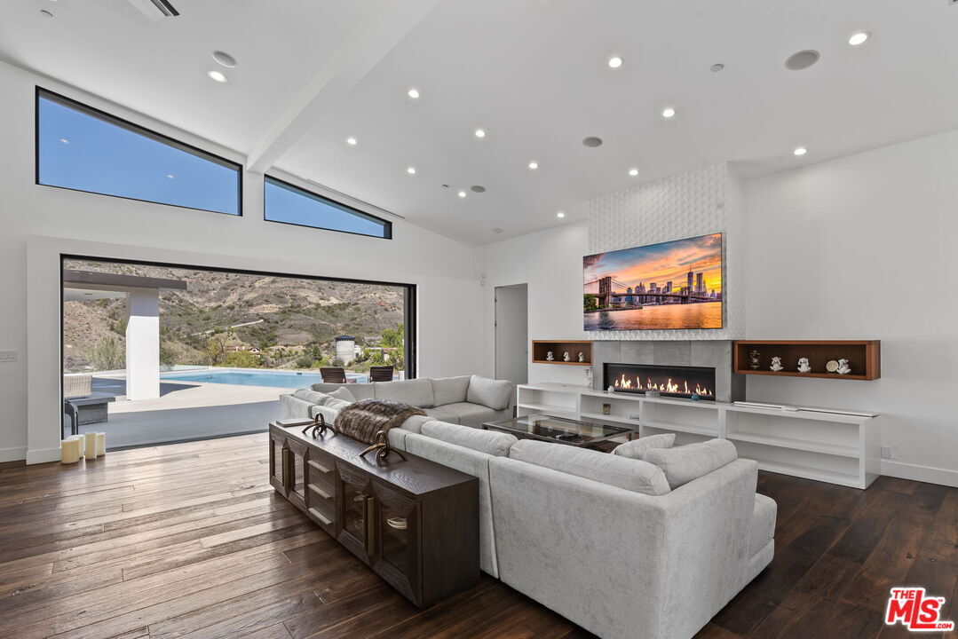 Foto principal - 31830 Lobo Canyon Rd