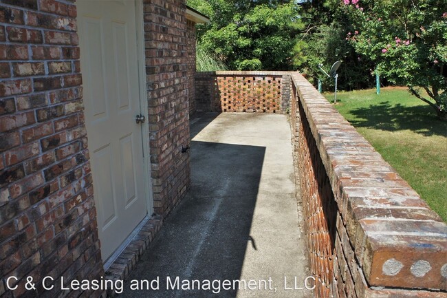 Building Photo - 6209 Cross Tie Ct