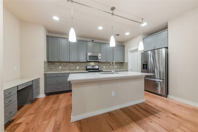 Building Photo - 4406 Banister Ln