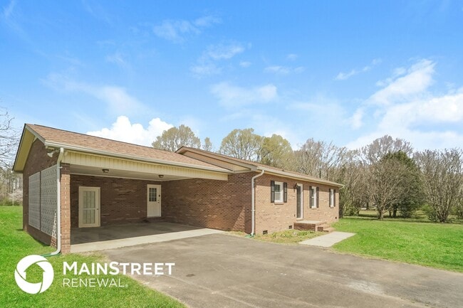 Building Photo - 2236 Helen Dr NW