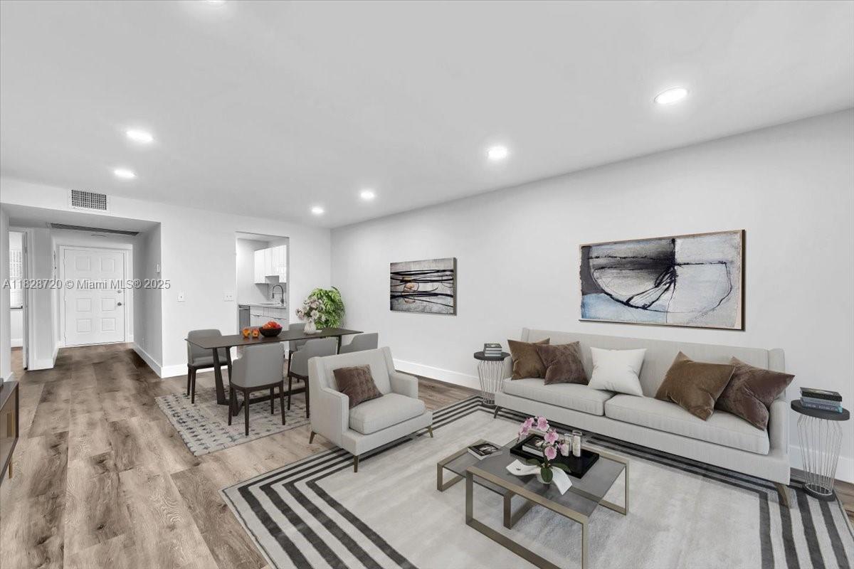 Foto principal - 1201 SW 128th Terrace