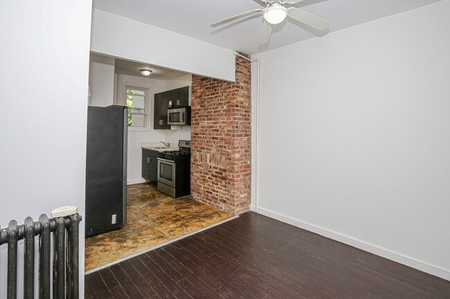 Building Photo - 221 Howard Ave