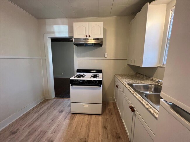 Building Photo - 1714 Cecelia St