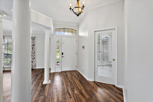 Building Photo - Beautiful Pool Home in highly desired Osprey Pointe!