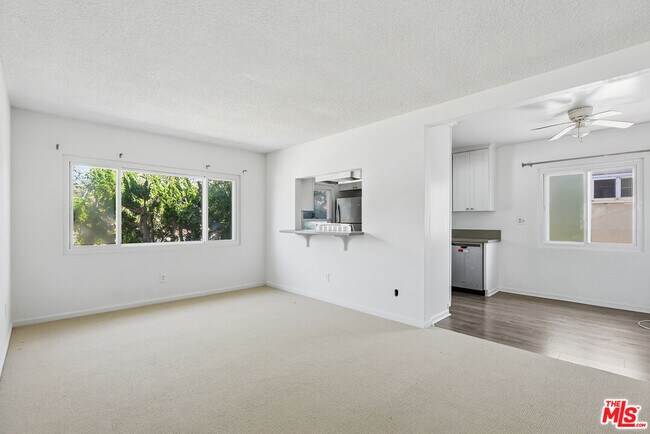 Foto del edificio - 8401 Tuscany Ave