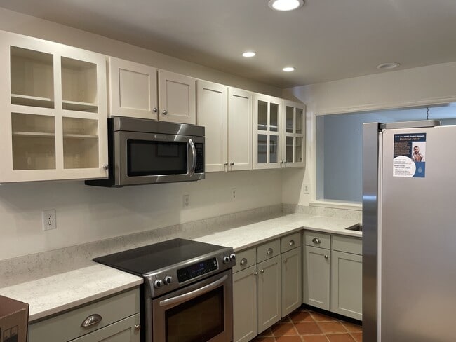 Building Photo - 1337 Wimbledon Way