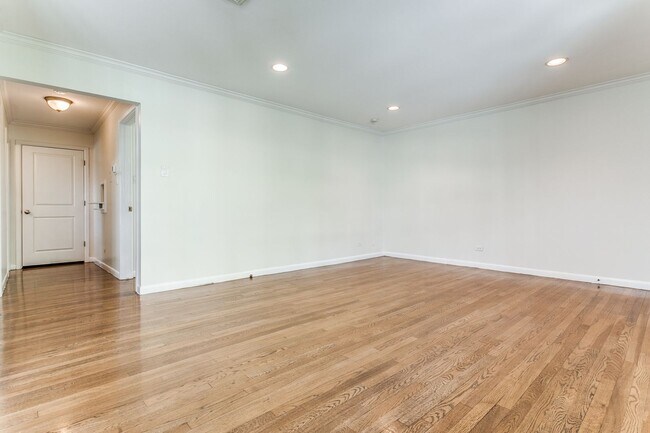 Building Photo - BOUTIQUE ALAMO HEIGHTS 1-BEDROOM APARTMENT