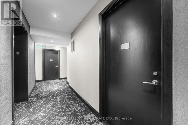 Building Photo - 18 Yorkville Ave