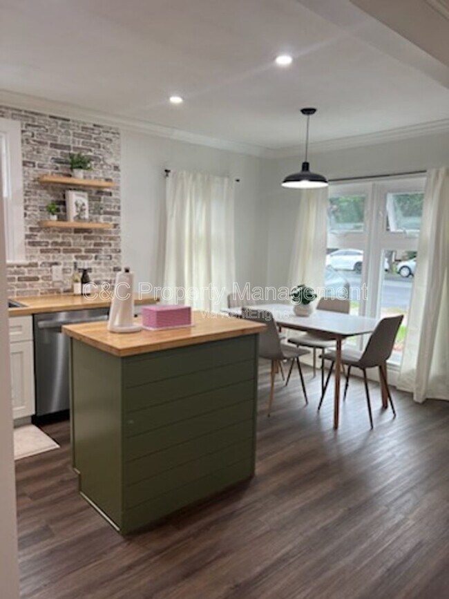 Building Photo - 59 W Castle St