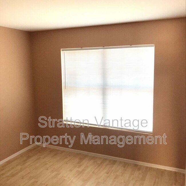 Building Photo - 6714 W Wahalla Ln