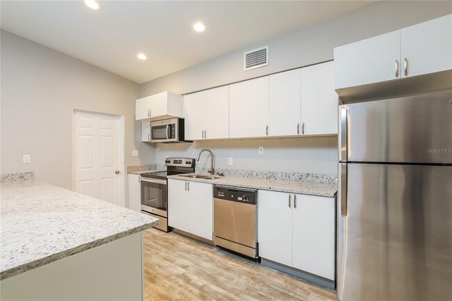 Building Photo - 3703 Sutton Dr