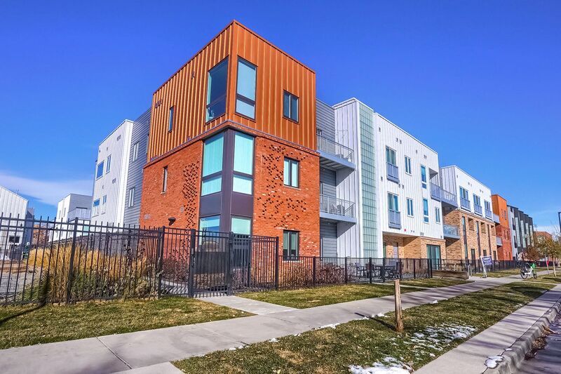 Primary Photo - 2525 Arapahoe St