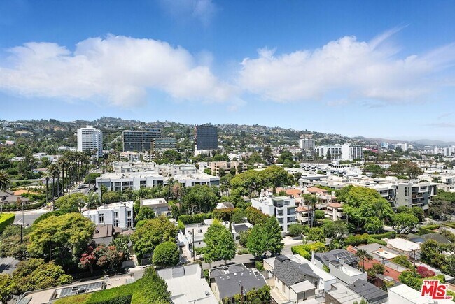 Foto del edificio - 838 N Doheny Dr