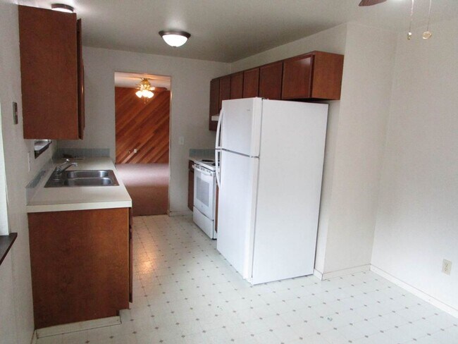 Foto del edificio - 3 bedroom, 1.5 bathroom Port Orchard Rambler