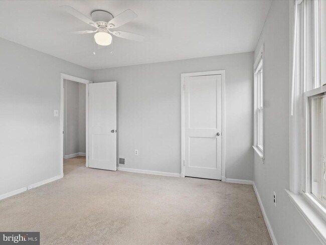 Foto del edificio - 2236 Arlington Terrace