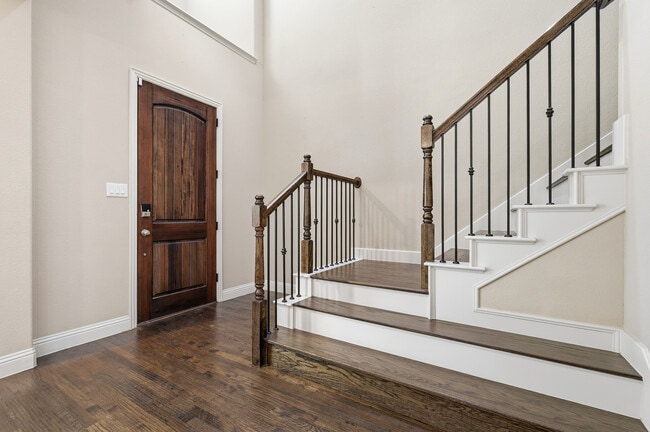 Photo - 4229 Broadway Ave Townhome