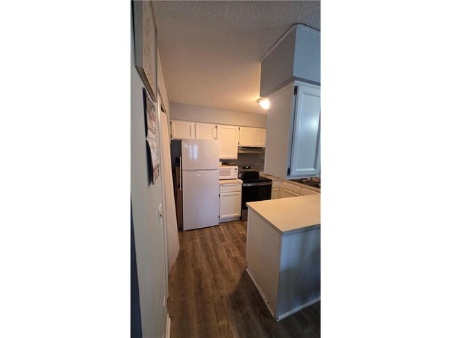 Building Photo - 9461 Ranchview Ln N