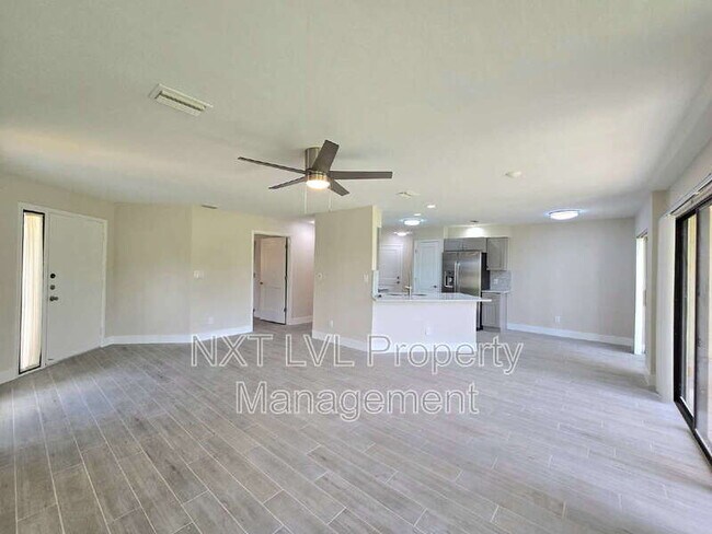 Foto del edificio - 7170 Golden Eagle Ct