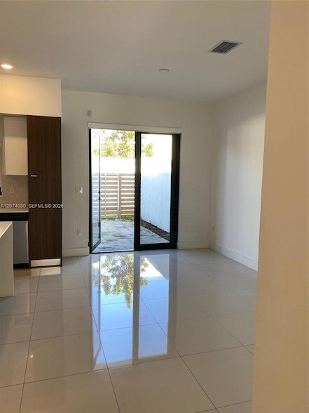 Foto del edificio - 10543 SW 118th Ave
