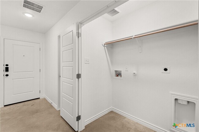 Building Photo - 1226 Concord Dr