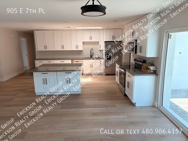 Foto del edificio - 905 E 7th Pl