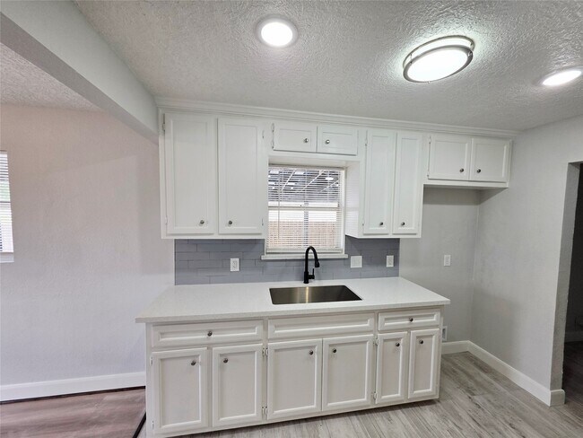 Foto del edificio - 9713 Yuma St