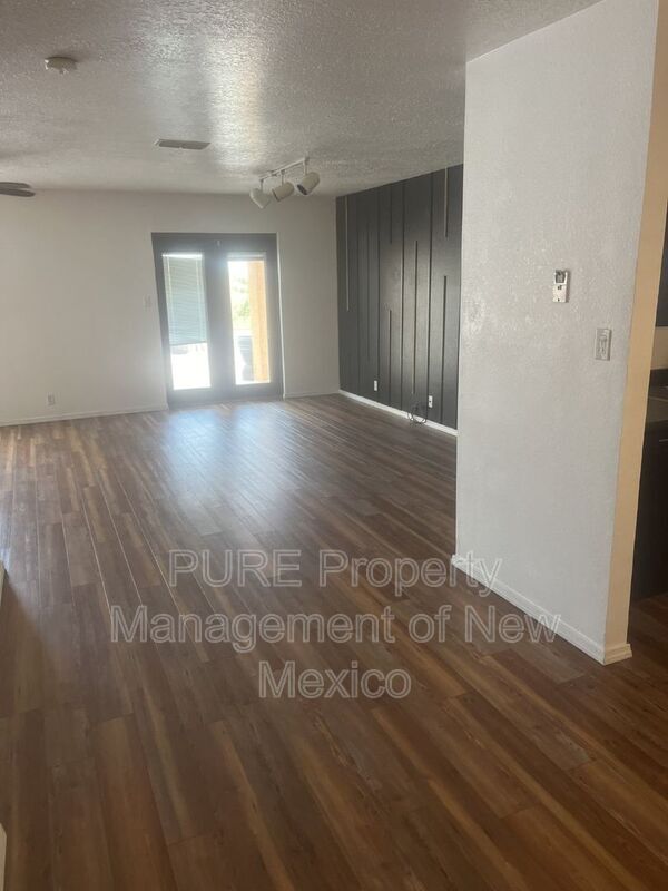 Foto del edificio - 652 Quailbrush Dr NW