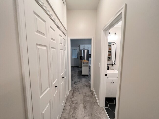Hallway - 3431 N Paulina St