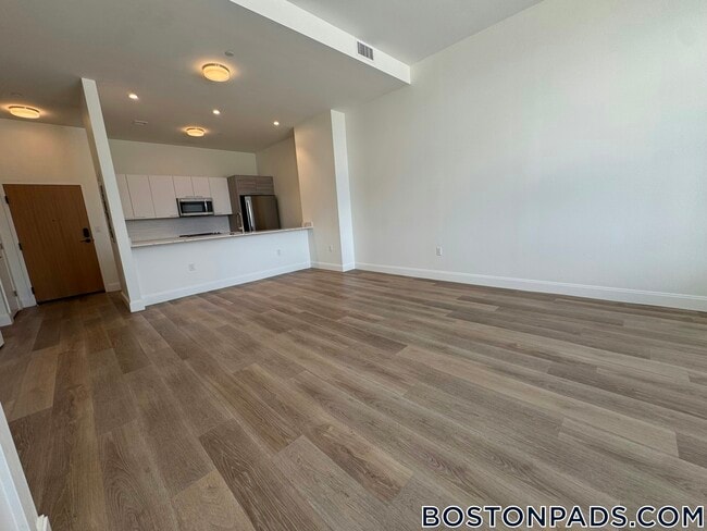 Building Photo - 1079 Commonwealth Ave