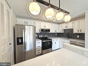 Building Photo - 12205 Peach Crest Dr