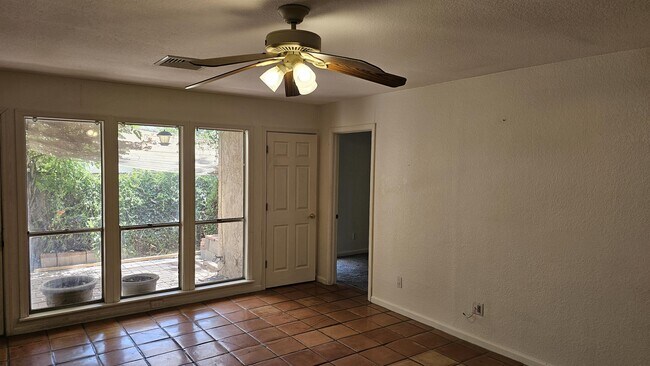 Building Photo - 2662 E Silk Oak Dr