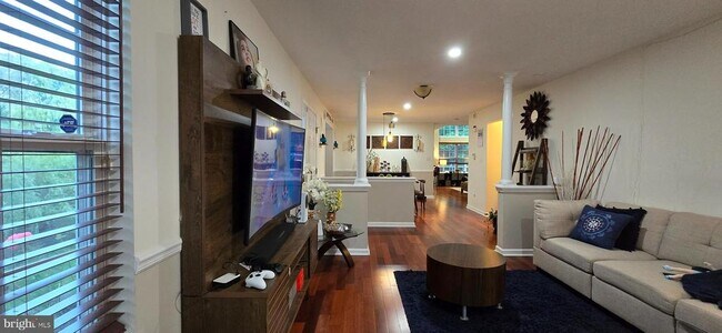 Foto del edificio - 222 Fountayne Ln