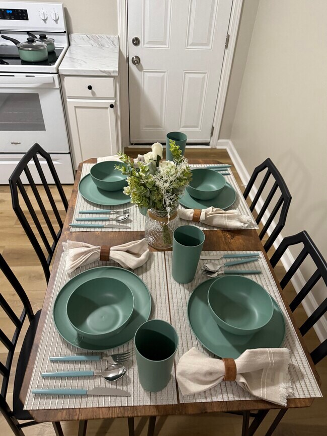 Building Photo - North Helen