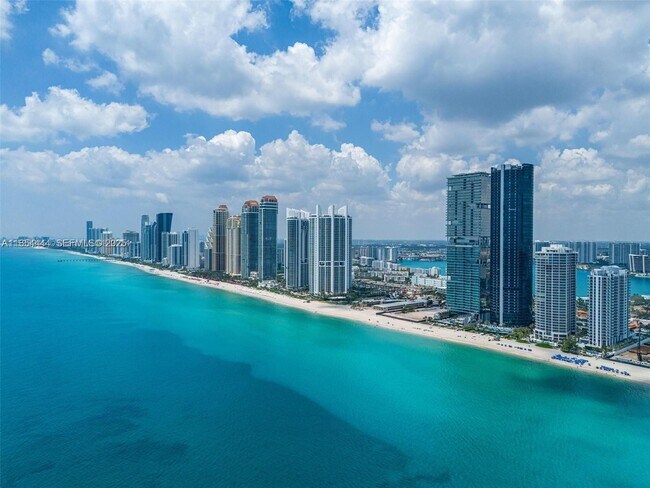 Foto del edificio - 18555 Collins Ave